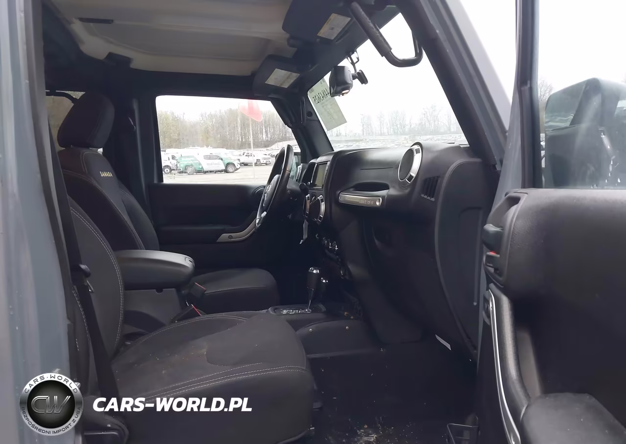 2015 Jeep Wrangler Unlimited Sahara VIN:1C4BJWEG9FL600960 - 5
