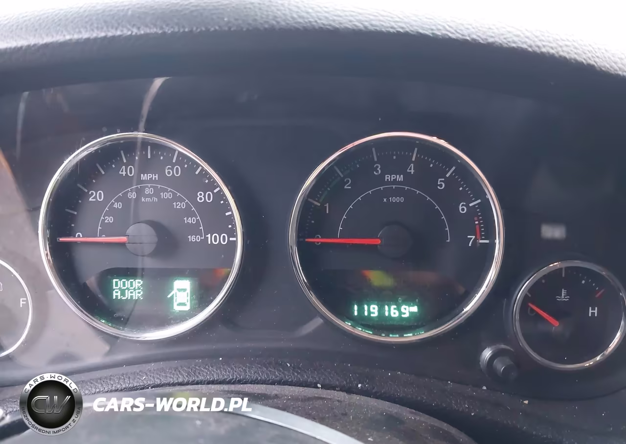 2015 Jeep Wrangler Unlimited Sahara VIN:1C4BJWEG9FL600960 - 7