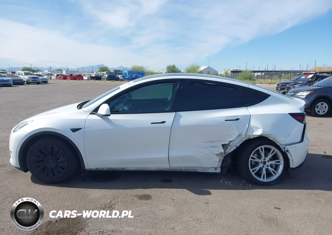 2023 Tesla Model Y Awd-Long Range Dual Motor All-Wheel Drive VIN:7SAYGDEE5PA090221 - 13