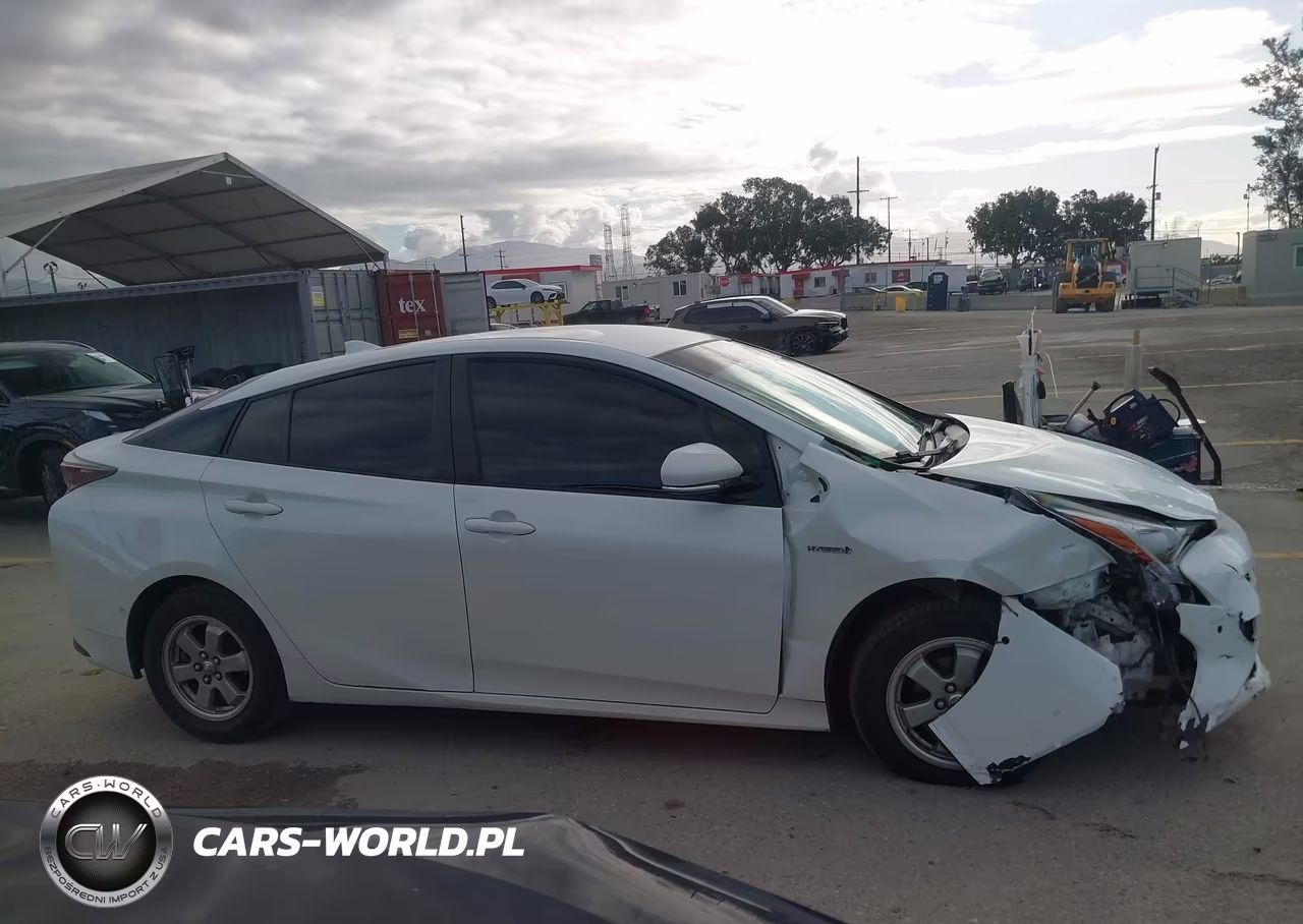 2018 Toyota Prius Three Touring VIN:JTDKARFU4J3055958 - 14
