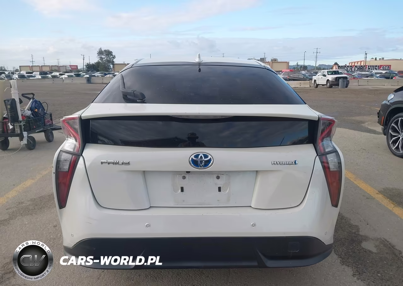 2018 Toyota Prius Three Touring VIN:JTDKARFU4J3055958 - 17