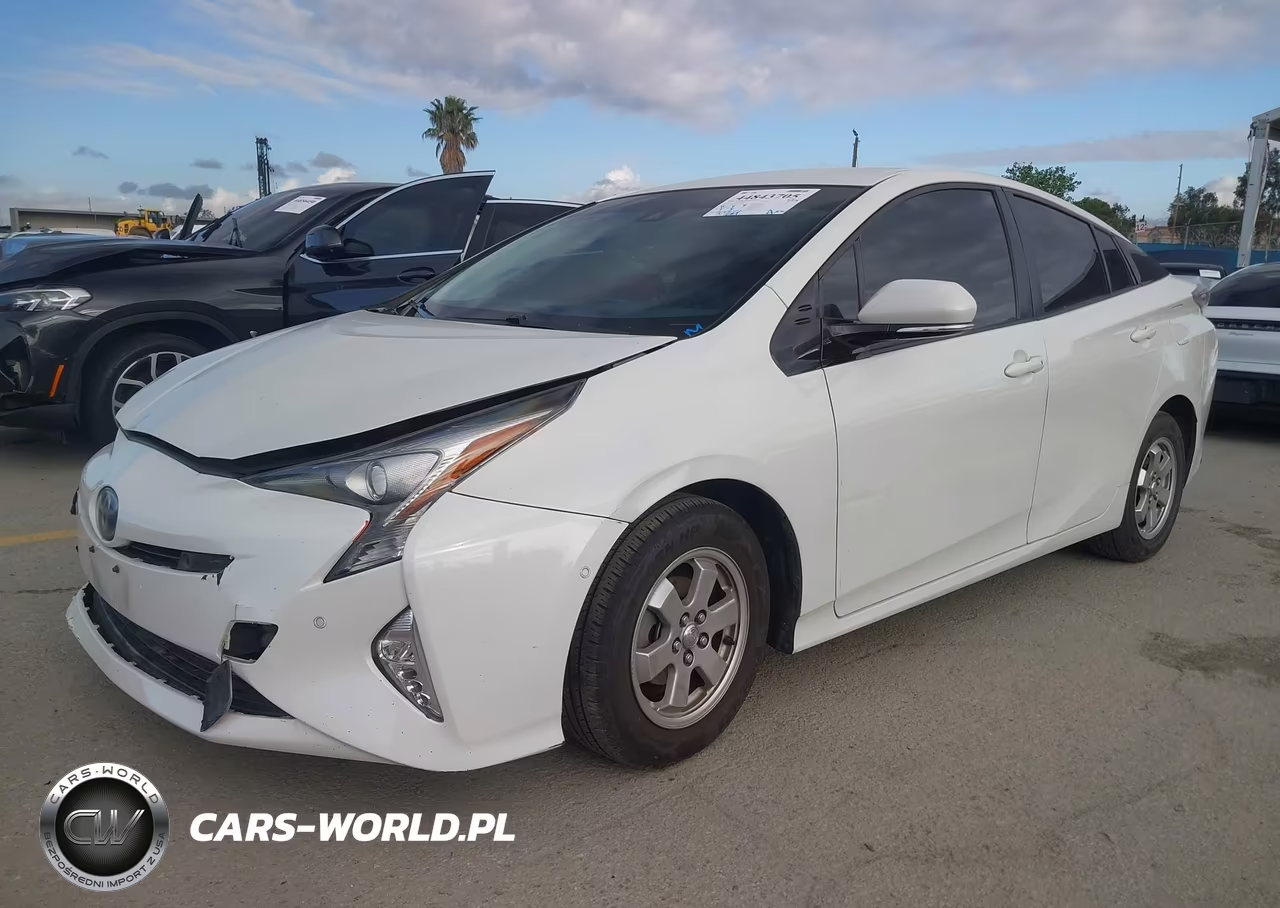 2018 Toyota Prius Three Touring VIN:JTDKARFU4J3055958 - 2
