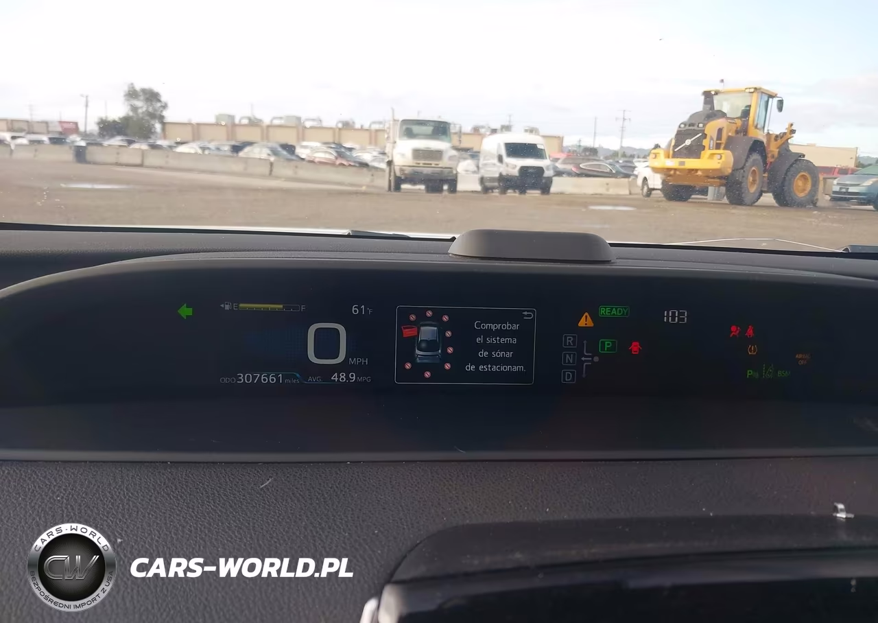 2018 Toyota Prius Three Touring VIN:JTDKARFU4J3055958 - 7