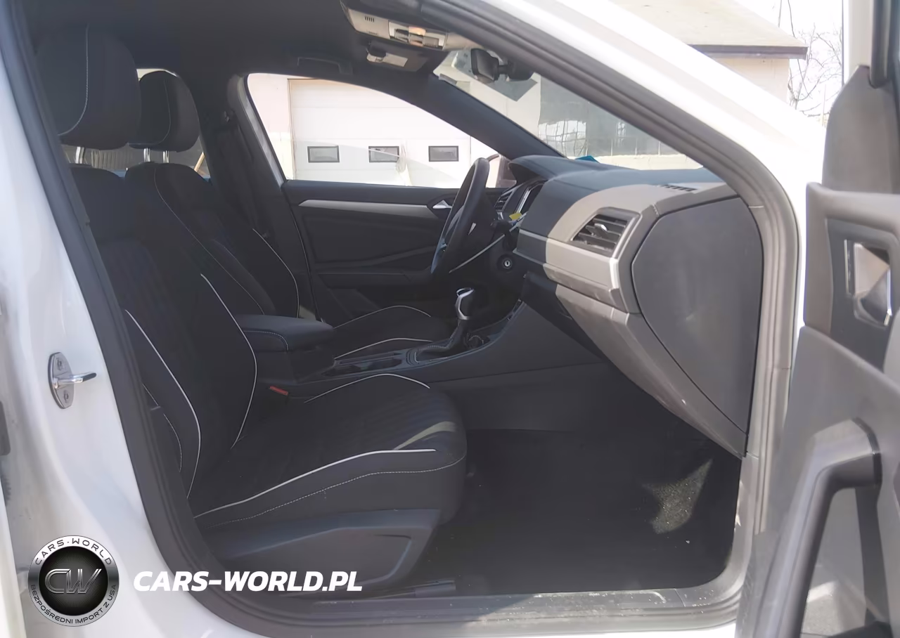 2024 Volkswagen Jetta 1.5T Sport VIN:3VWAM7BU0RM093899 - 5