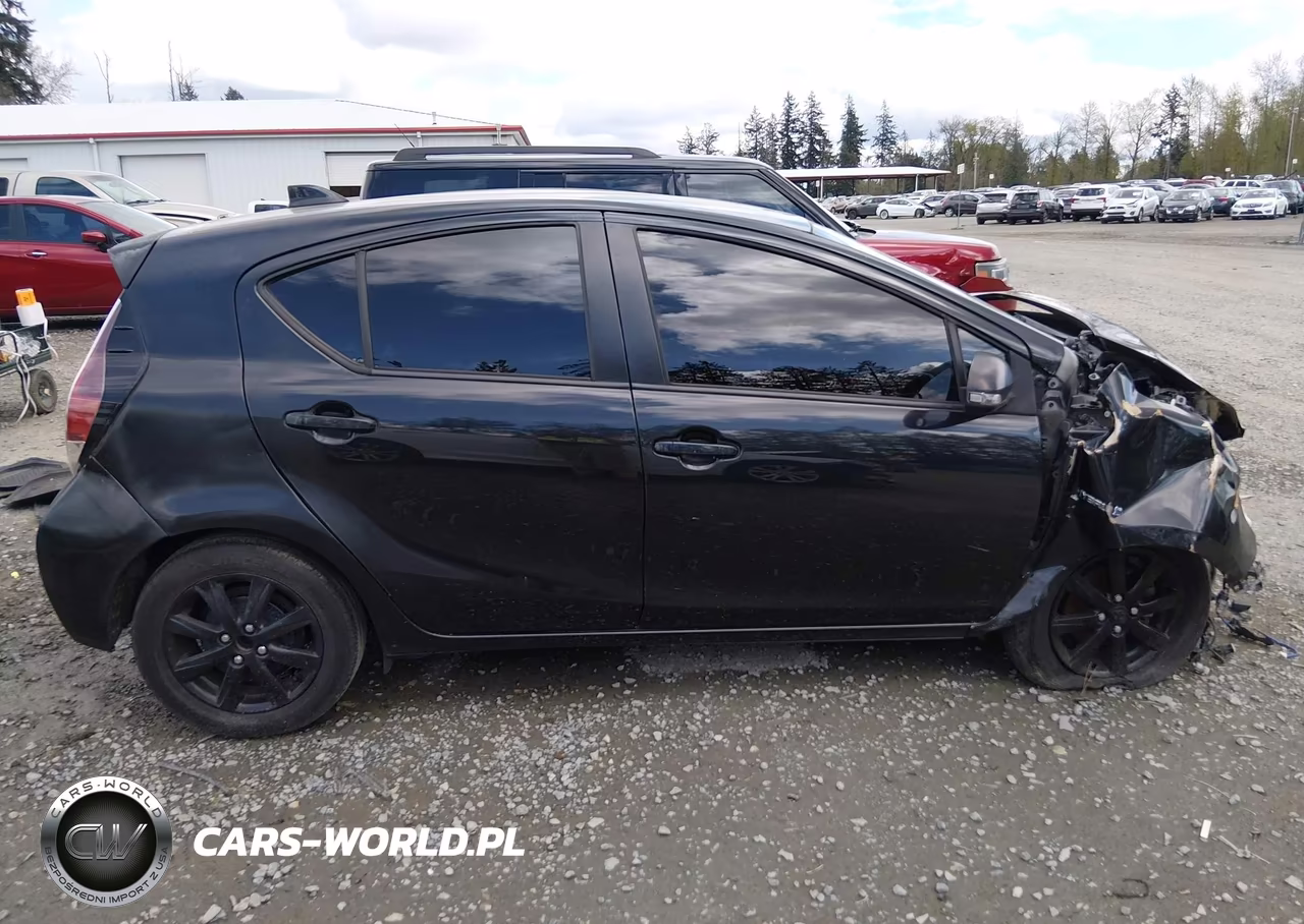 2016 Toyota Prius C Persona Series VIN:JTDKDTB32G1114611 - 14