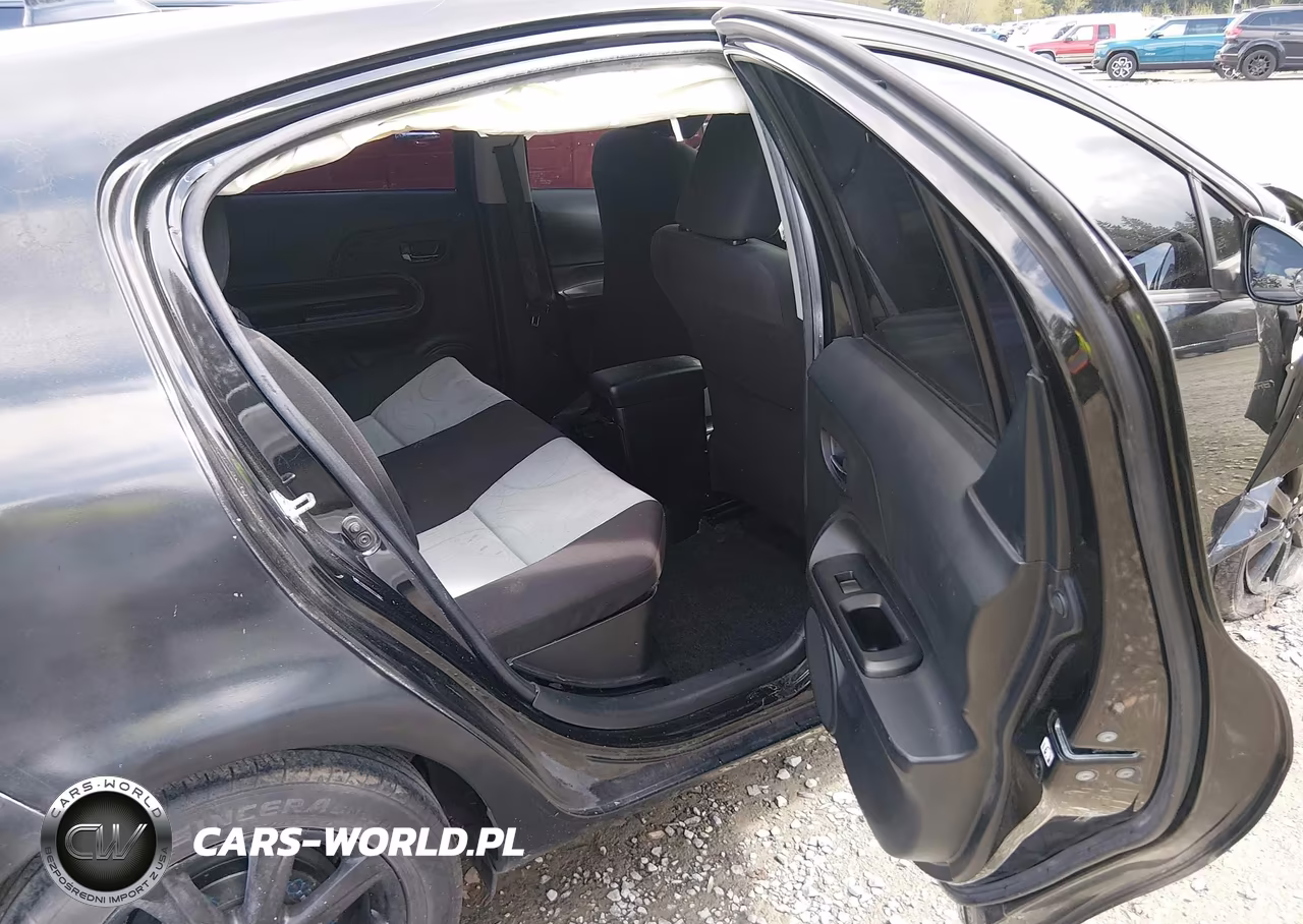2016 Toyota Prius C Persona Series VIN:JTDKDTB32G1114611 - 8