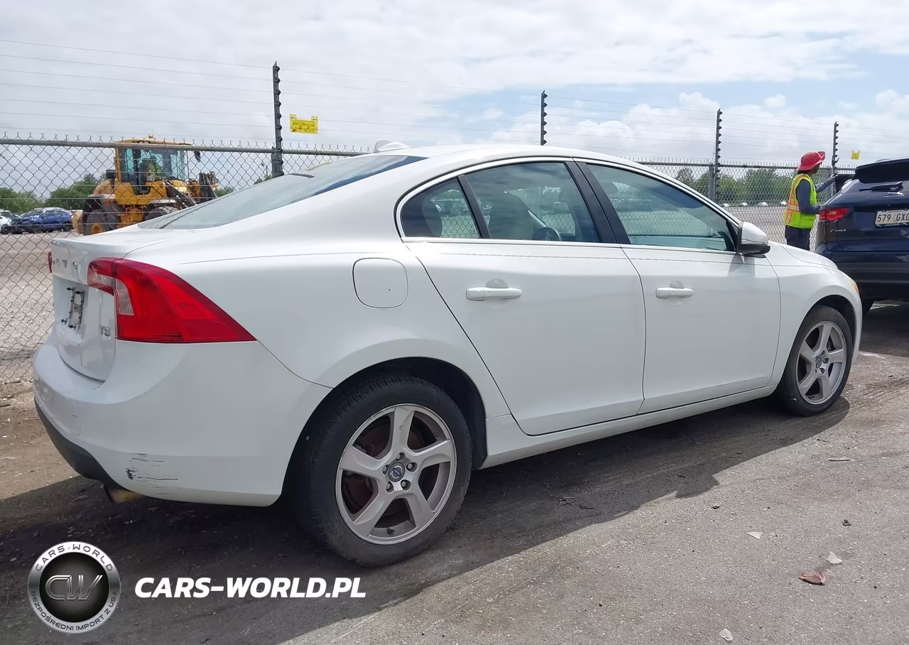 2012 Volvo S60 T5 VIN:YV1622FS6C2036870 - 4