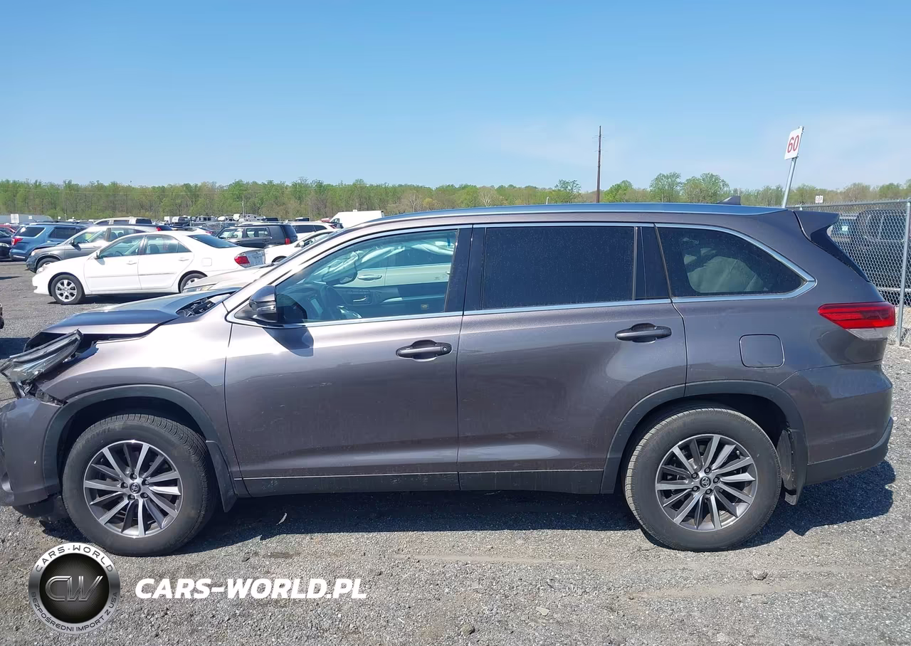 2019 Toyota Highlander Xle VIN:5TDJZRFH6KS579961 - 14