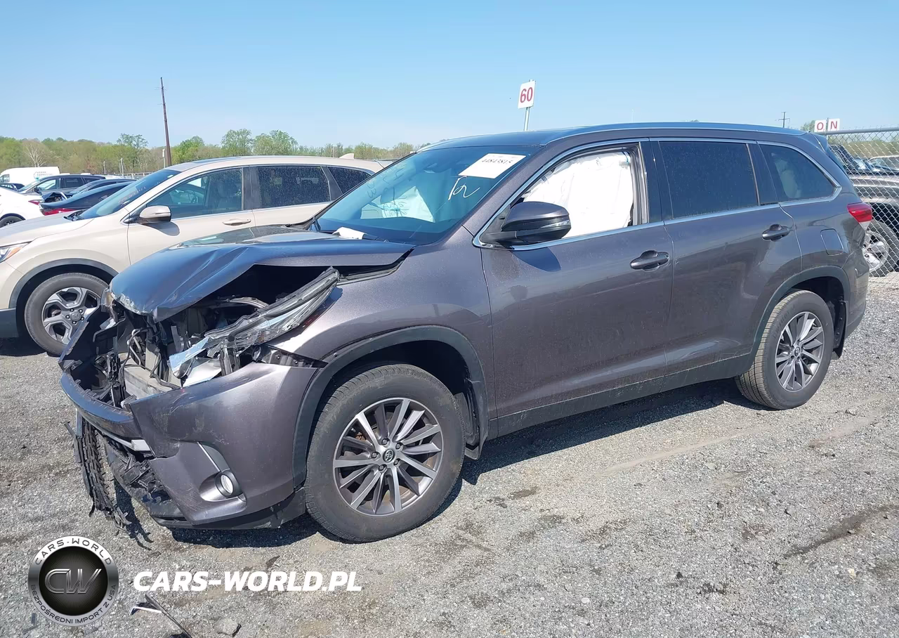2019 Toyota Highlander Xle VIN:5TDJZRFH6KS579961 - 2