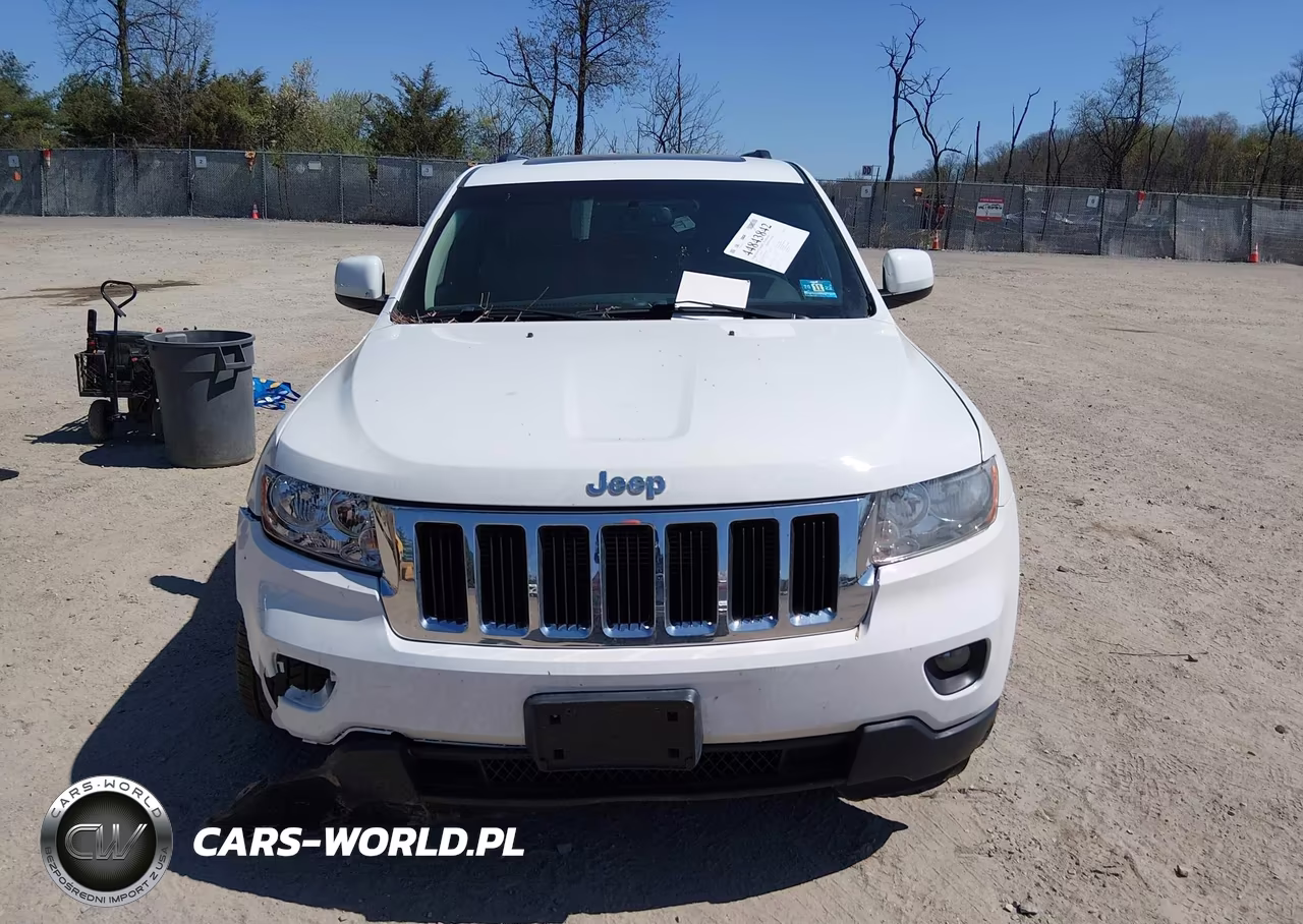 2013 Jeep Grand Cherokee Laredo VIN:1C4RJFAG0DC592118 - 12