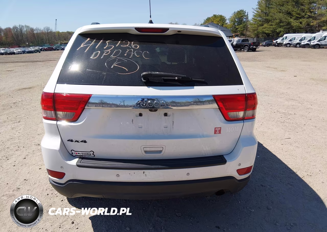 2013 Jeep Grand Cherokee Laredo VIN:1C4RJFAG0DC592118 - 16