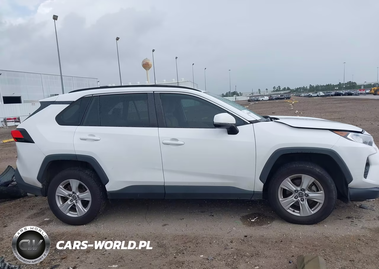 2021 Toyota Rav4 Xle VIN:2T3W1RFV4MC131580 - 13