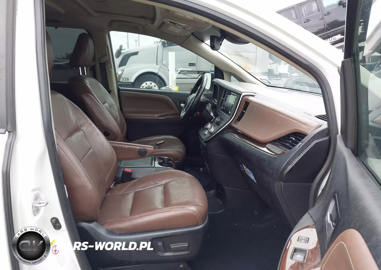 2018 Toyota Sienna Limited Premium 7 Passenger VIN:5TDYZ3DC1JS953247 - 5