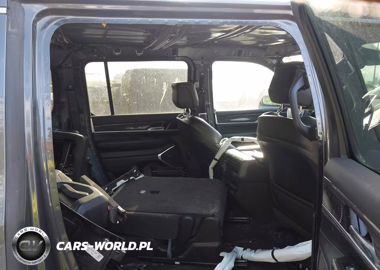 2022 Jeep Wagoneer Series Iii 4X4 VIN:1C4SJVDT4NS142578 - 8