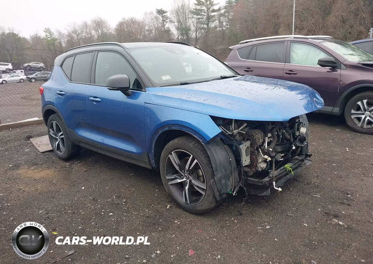 2019 Volvo Xc40 T5 Momentum-T5 R-Design