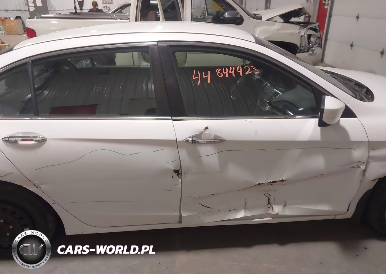 2015 Honda Accord Sport VIN:1HGCR2F58FA249085 - 13
