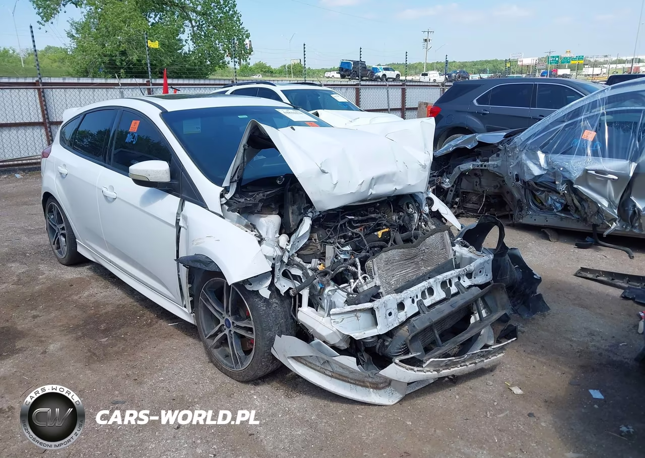 2017 Ford Focus St – zdjęcie 1 z 16