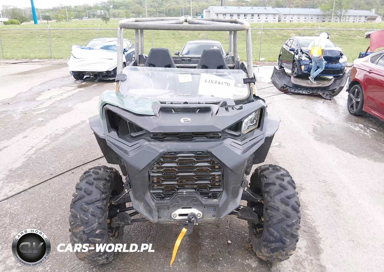2023 Can-Am Commander Dps 1000R VIN:3JBAGAX41PK000139 - 5