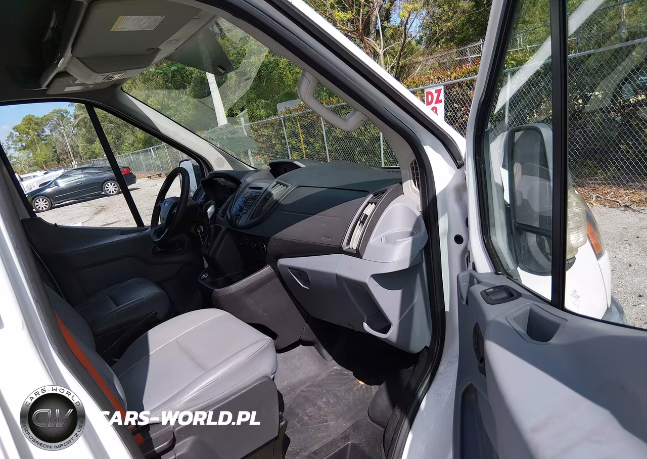 2019 Ford Transit-150 VIN:1FTYE2CM0KKB61762 - 5