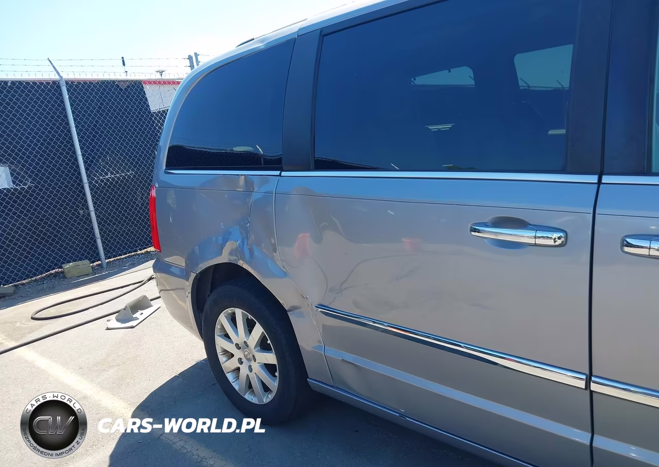 2014 Chrysler Town & Country Touring VIN:2C4RC1BG3ER409041 - 6