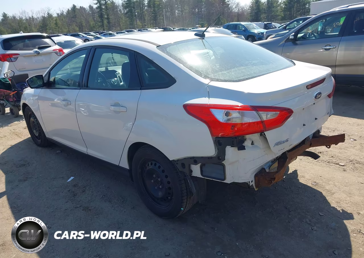 2012 Ford Focus Se VIN:1FAHP3F28CL169863 - 3