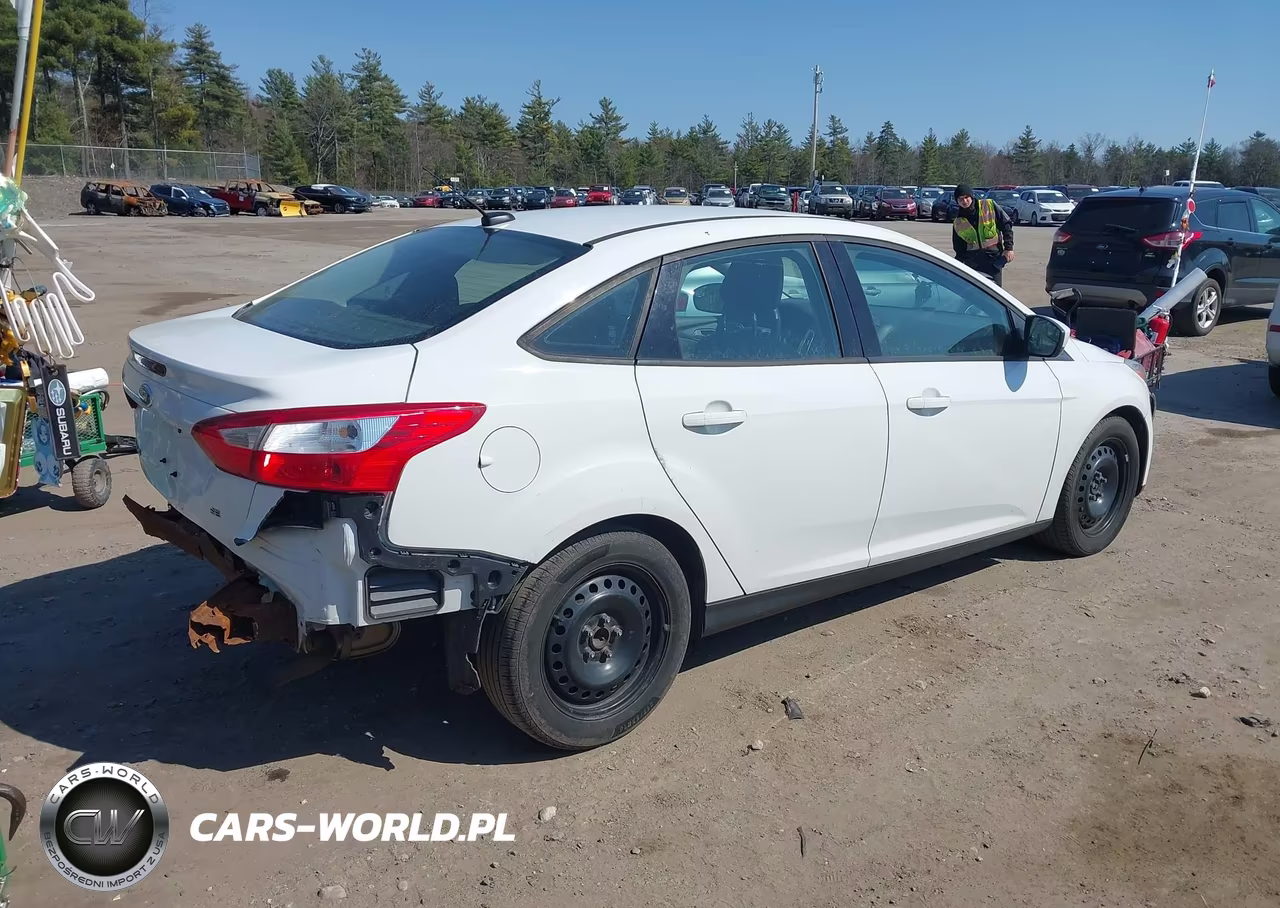 2012 Ford Focus Se VIN:1FAHP3F28CL169863 - 4