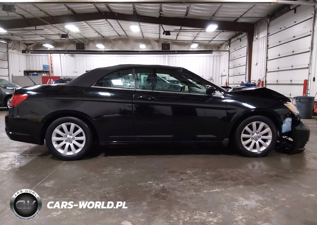 2014 Chrysler 200 Touring VIN:1C3BCBEBXEN158236 - 13