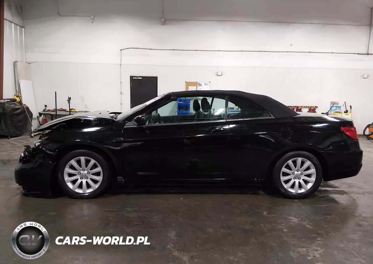 2014 Chrysler 200 Touring VIN:1C3BCBEBXEN158236 - 14