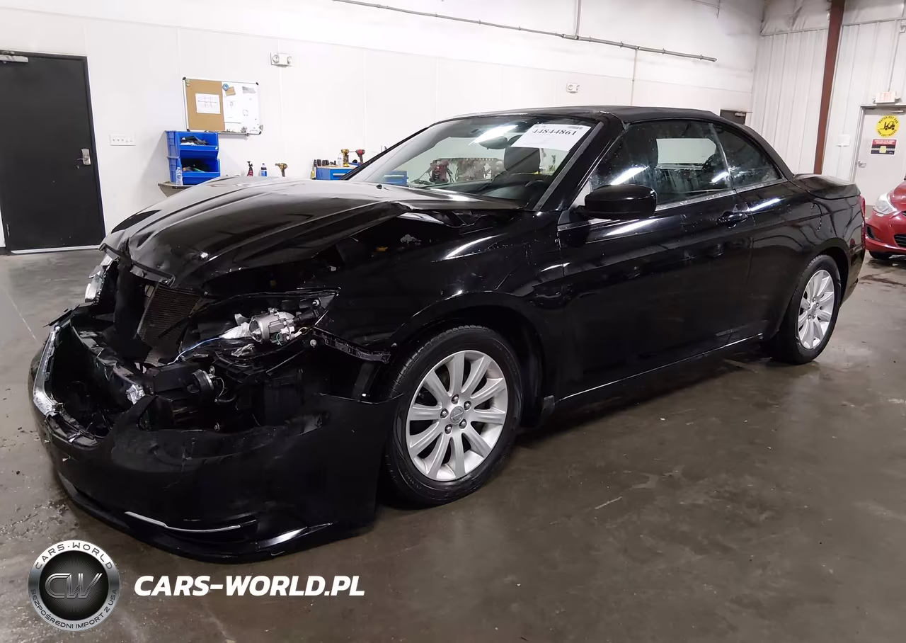 2014 Chrysler 200 Touring VIN:1C3BCBEBXEN158236 - 2