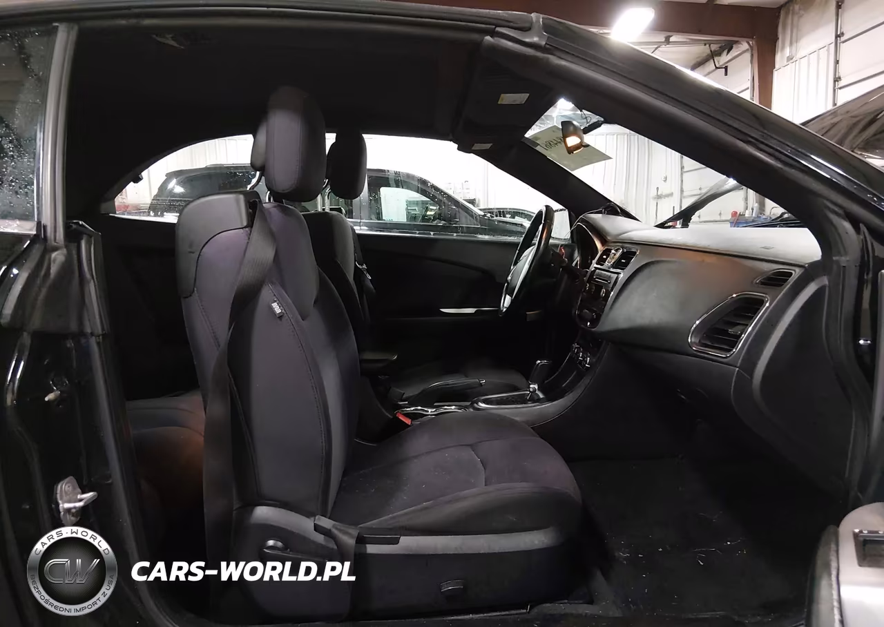 2014 Chrysler 200 Touring VIN:1C3BCBEBXEN158236 - 5