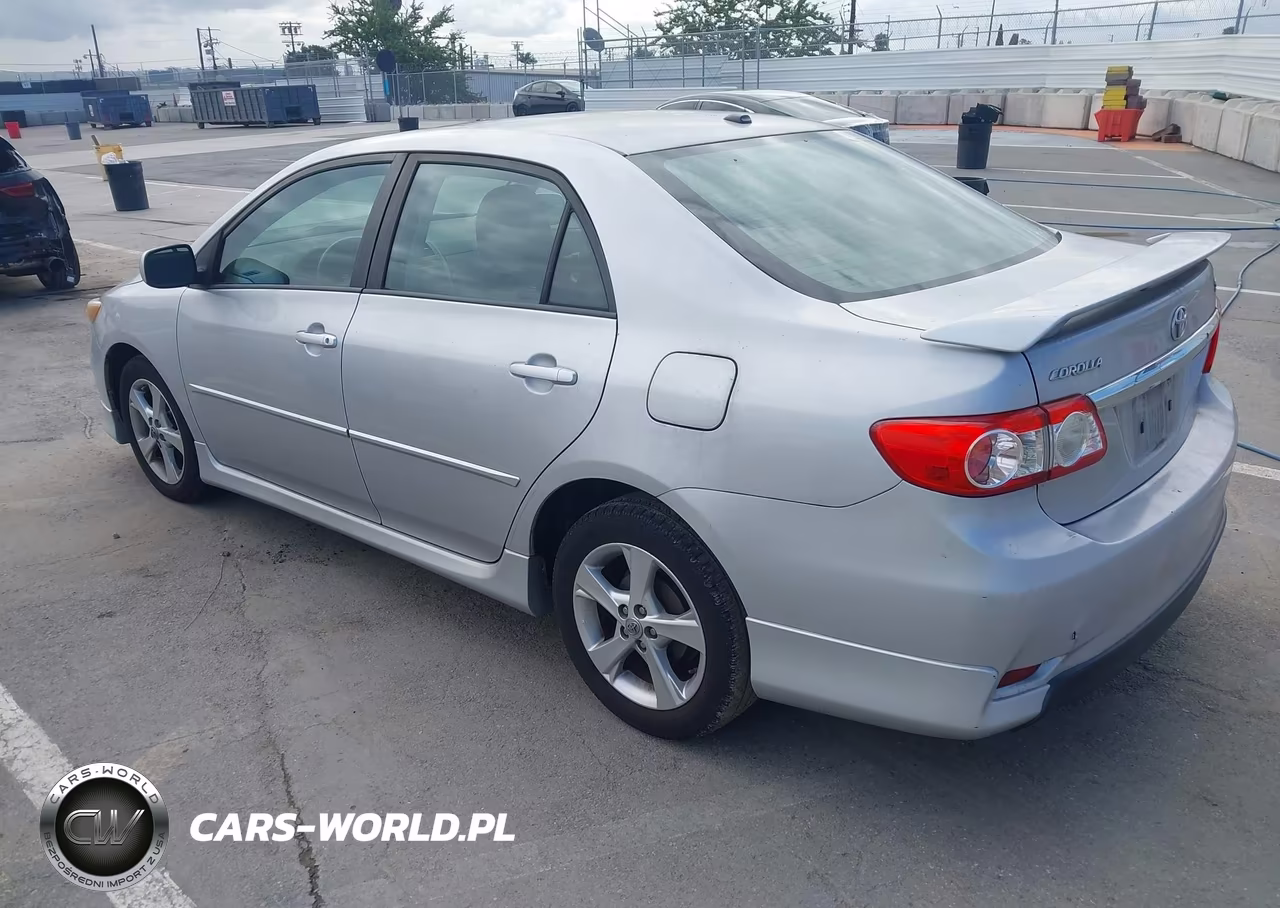2012 Toyota Corolla S VIN:2T1BU4EE6CC789774 - 3