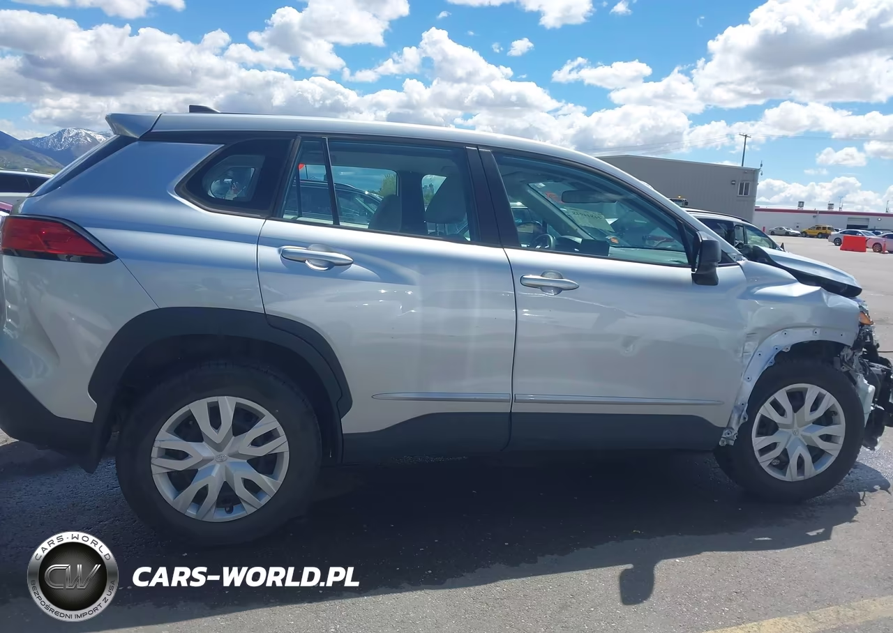 2023 Toyota Corolla Cross L VIN:7MUAAABG4PV057459 - 13
