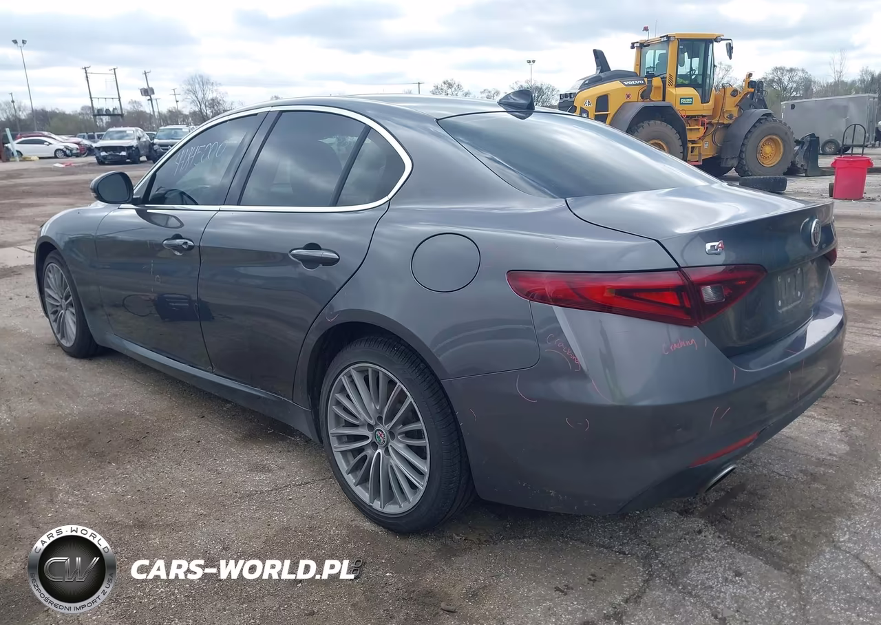 2017 Alfa Romeo Giulia Ti Awd VIN:ZARFAEENXH7556950 - 3