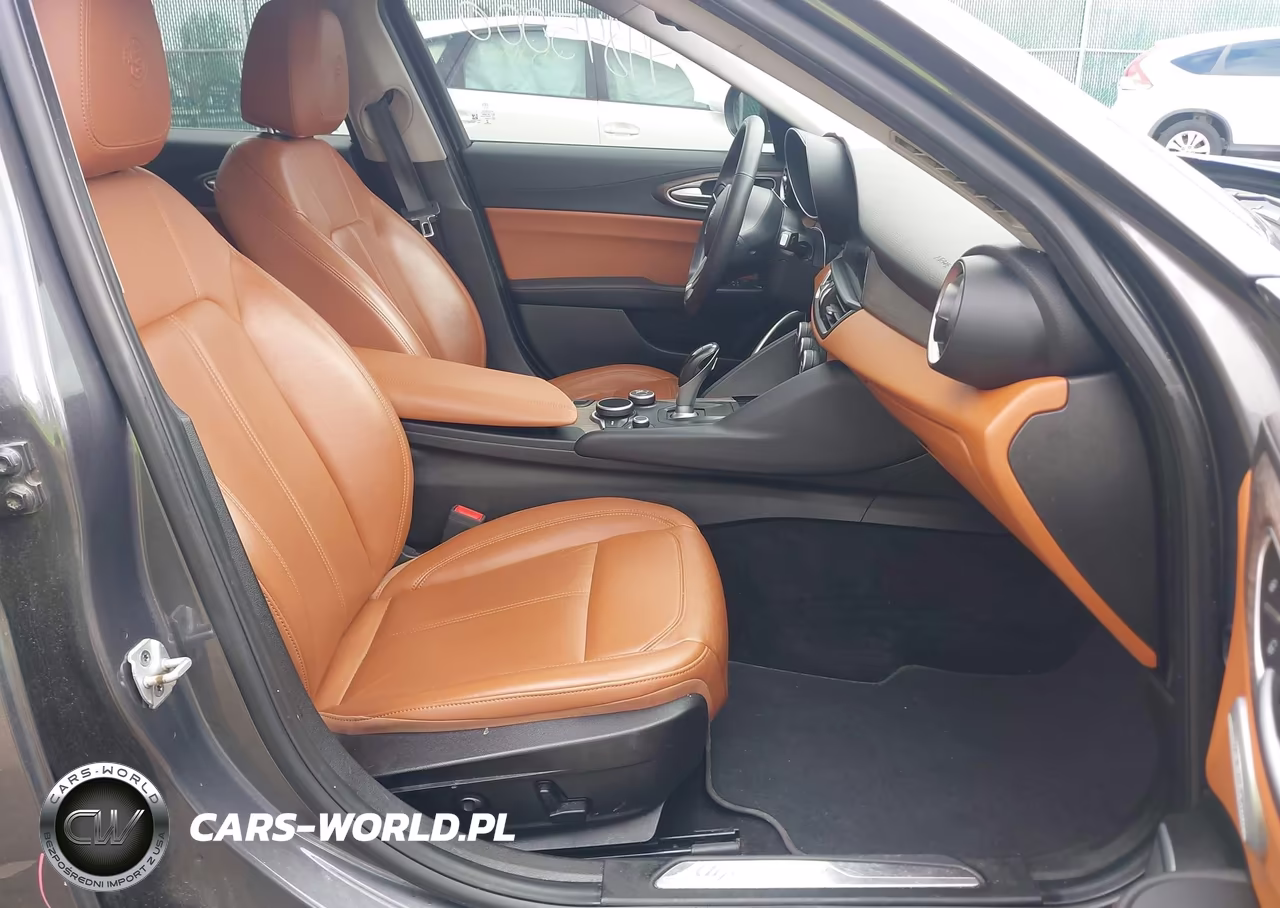 2017 Alfa Romeo Giulia Ti Awd VIN:ZARFAEENXH7556950 - 5