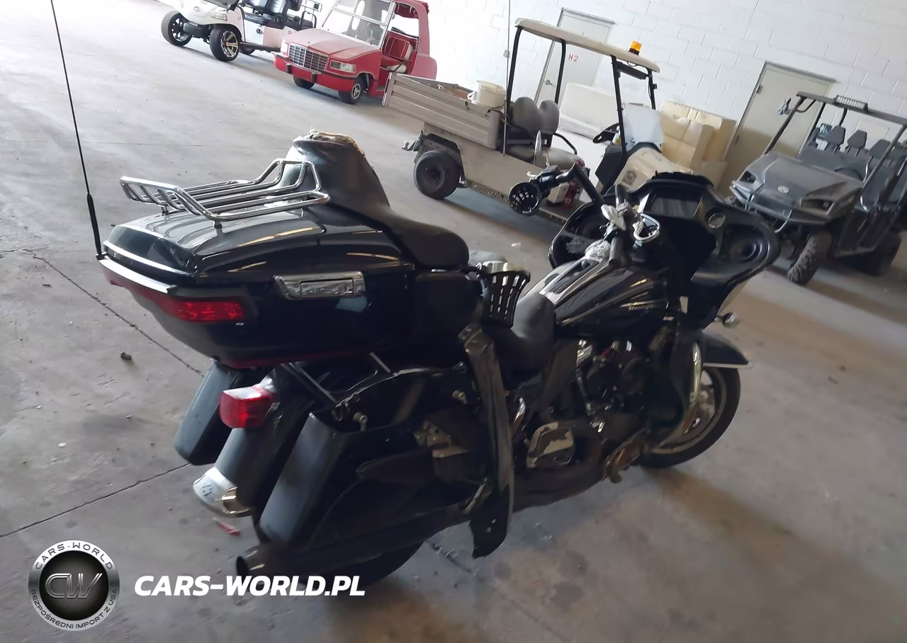 2017 Harley-Davidson Fltru VIN:1HD1KGD15HB624613 - 12