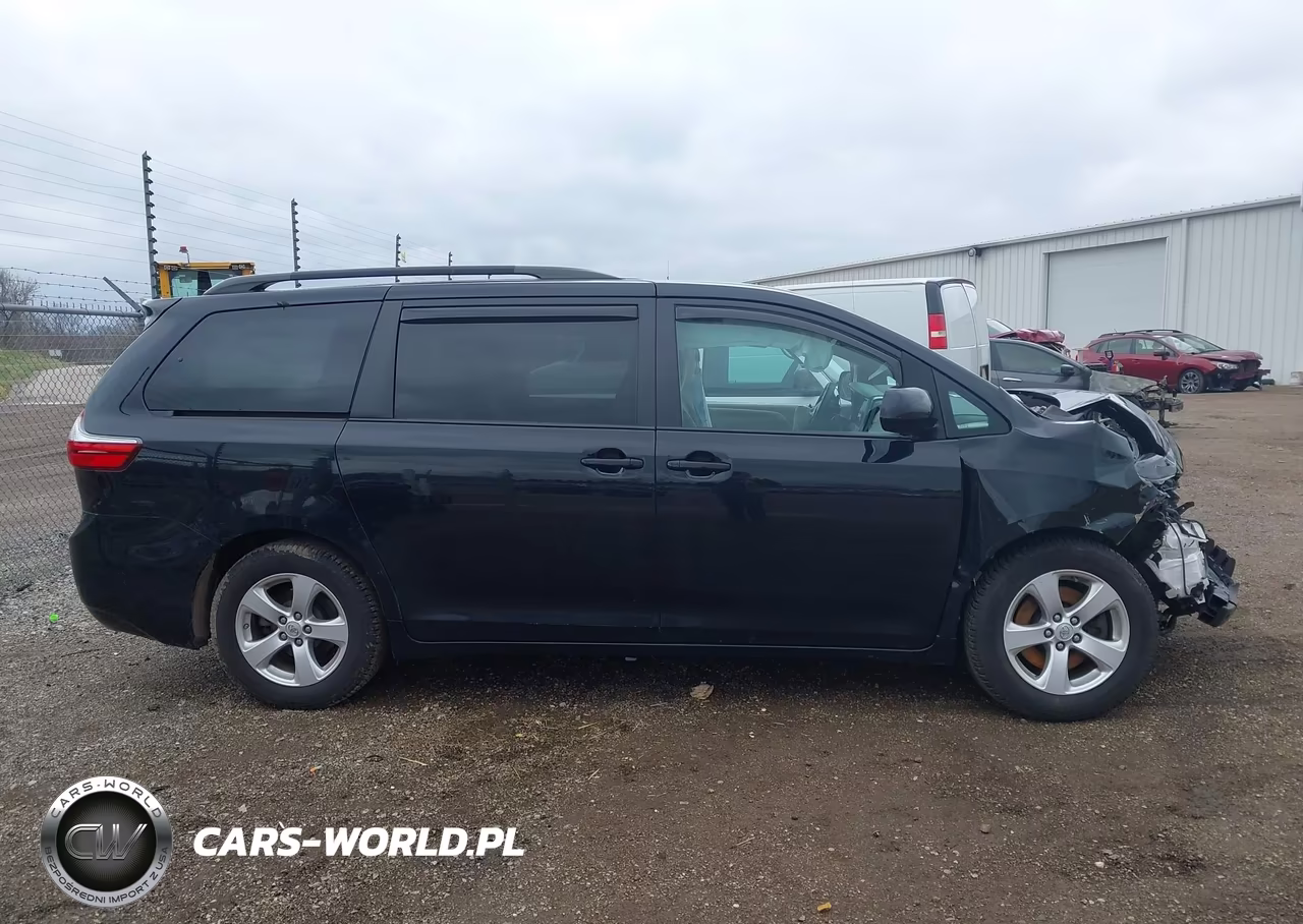 2015 Toyota Sienna Le 8 Passenger VIN:5TDKK3DCXFS593123 - 12