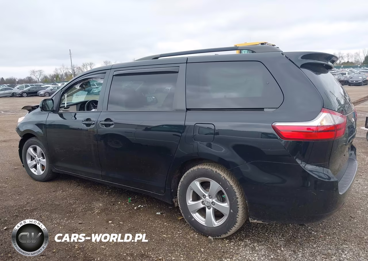 2015 Toyota Sienna Le 8 Passenger VIN:5TDKK3DCXFS593123 - 13
