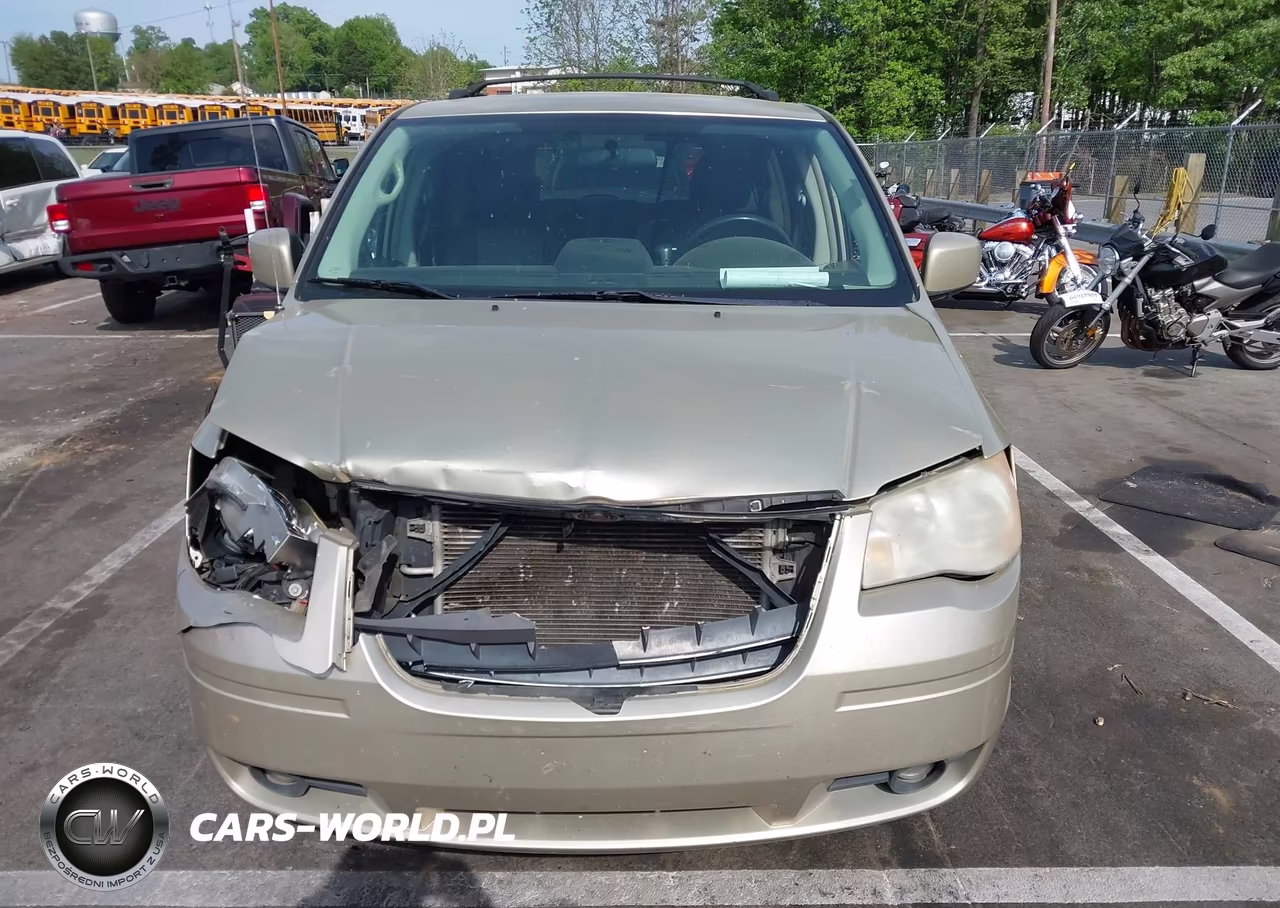2010 Chrysler Town & Country Touring Plus VIN:2A4RR8DX9AR441405 - 12