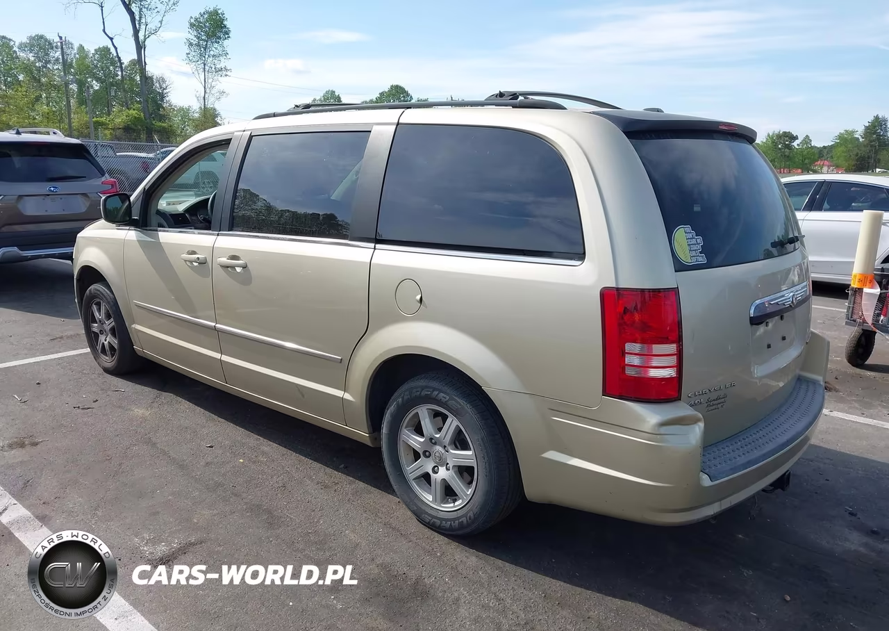 2010 Chrysler Town & Country Touring Plus VIN:2A4RR8DX9AR441405 - 3