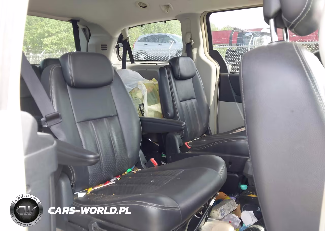 2010 Chrysler Town & Country Touring Plus VIN:2A4RR8DX9AR441405 - 8