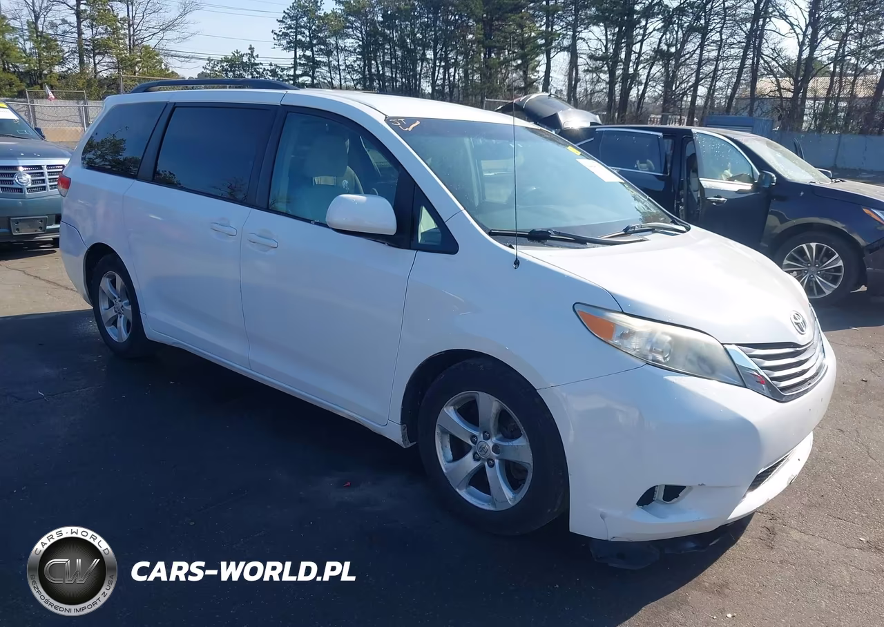 2011 Toyota Sienna Le V6 – zdjęcie 1 z 16