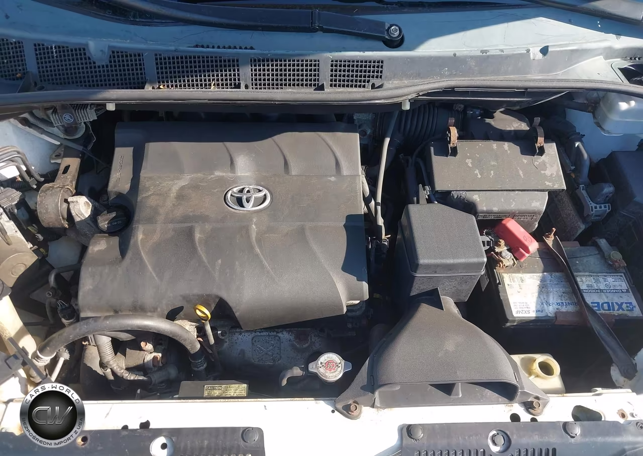 2011 Toyota Sienna Le V6 VIN:5TDKK3DC1BS079882 - 10