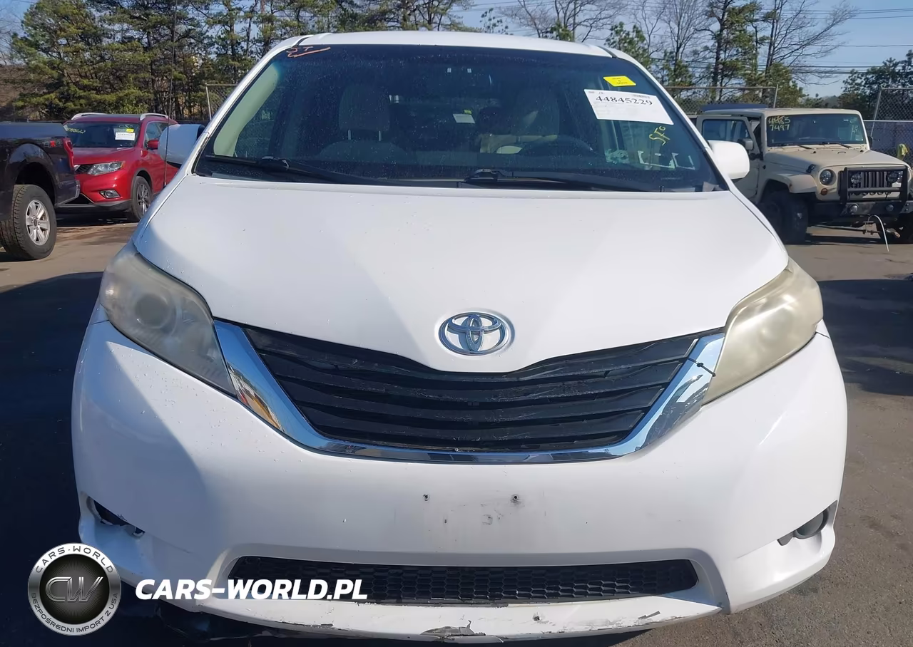 2011 Toyota Sienna Le V6 VIN:5TDKK3DC1BS079882 - 12