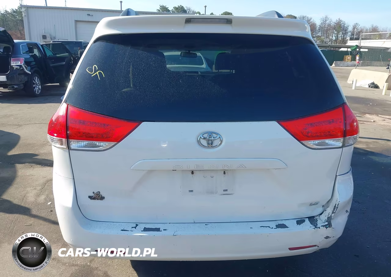 2011 Toyota Sienna Le V6 VIN:5TDKK3DC1BS079882 - 16