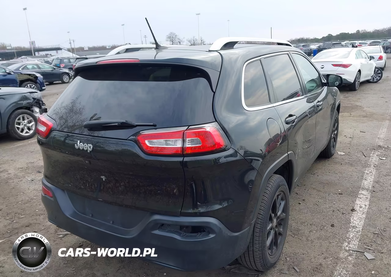 2015 Jeep Cherokee Latitude VIN:1C4PJMCB6FW750797 - 4