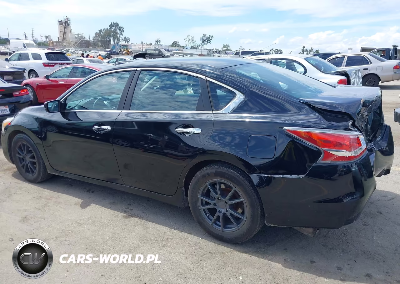 2015 Nissan Altima 2.5 S VIN:1N4AL3AP8FC568647 - 3