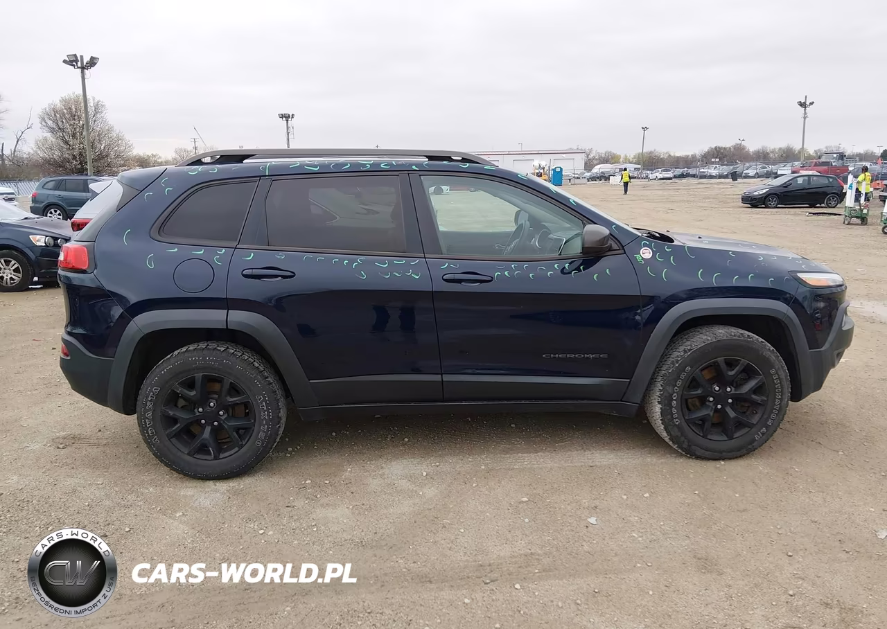 2015 Jeep Cherokee Trailhawk VIN:1C4PJMBS6FW705148 - 13