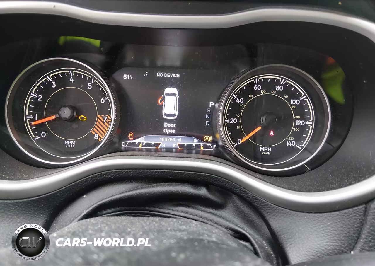2015 Jeep Cherokee Trailhawk VIN:1C4PJMBS6FW705148 - 7