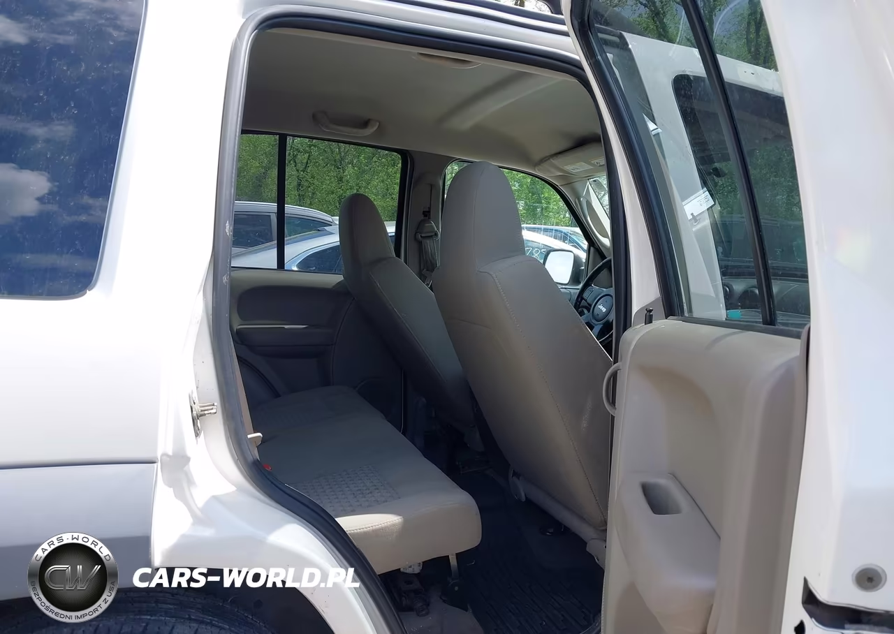 2006 Jeep Liberty Sport VIN:1J4GL48K06W141119 - 8