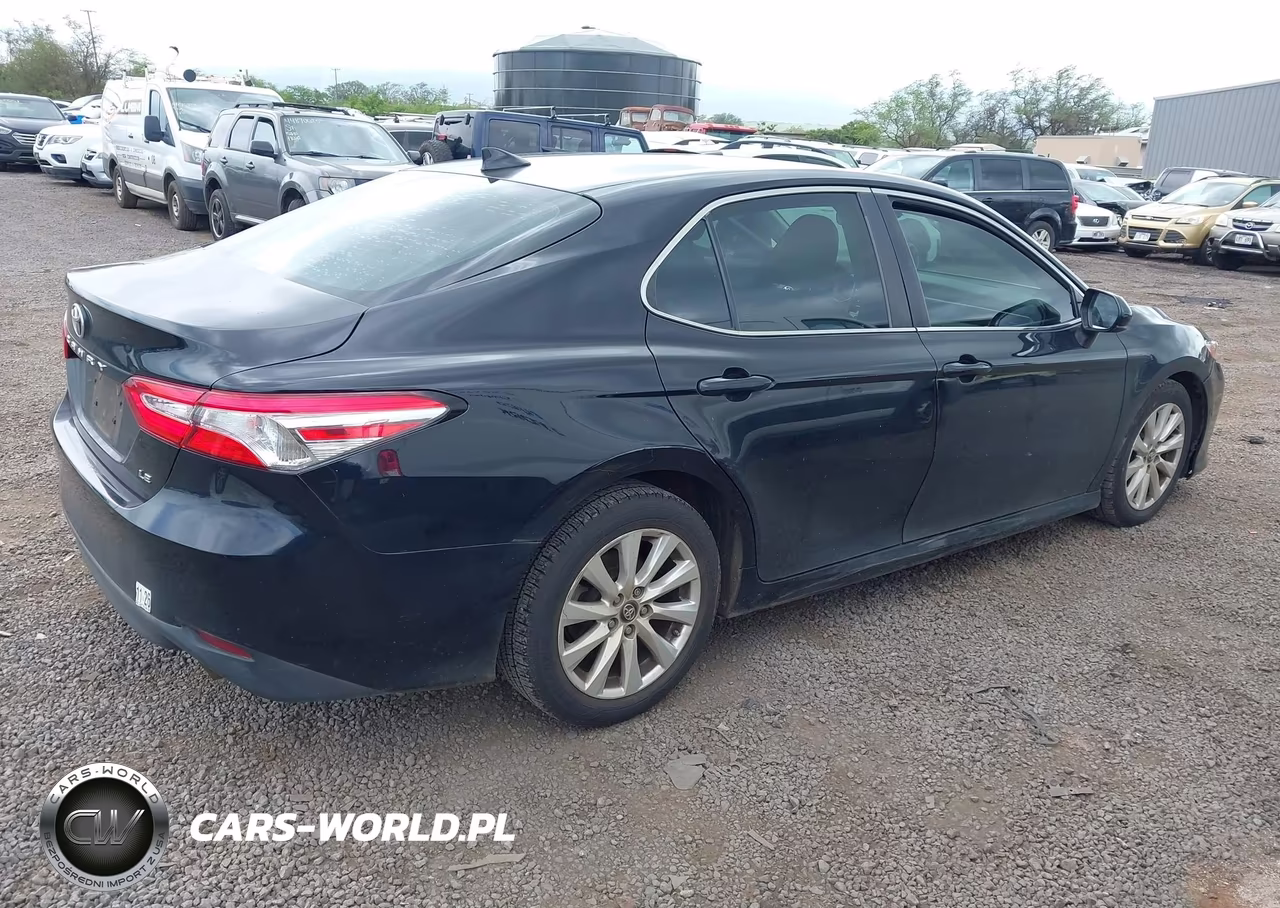 2019 Toyota Camry Le VIN:4T1B11HK4KU843336 - 4